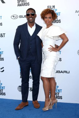 Los Angeles - 23 Şubat: Sterling K. Brown, Ryan Michelle yıkanmak 23 Şubat 2019 tarihinde Santa Monica, C sahilde 2019 Film Independent Spirit Ödülleri'nde