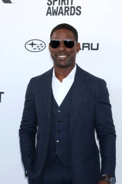 Los Angeles - 23 Şubat: 2019 Sterling K. Brown'da Film Independent Spirit sahilde 23 Şubat 2019 Santa Monica, C Ödülleri