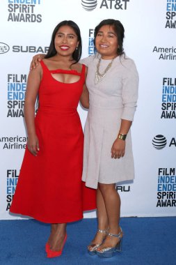 Los Angeles - 23 Şubat: Yalitza Aparicio, Nancy Garcia 23 Şubat 2019 tarihinde Santa Monica, C sahilde 2019 Film Independent Spirit Ödülleri'nde