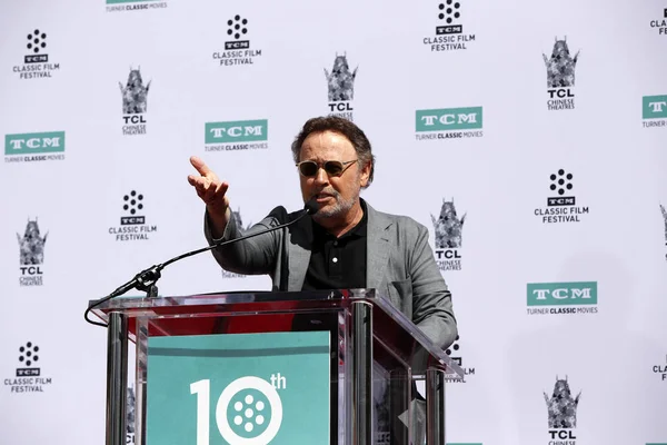 Billy Crystal Hand And Footprint Ceremony — Stock Photo, Image