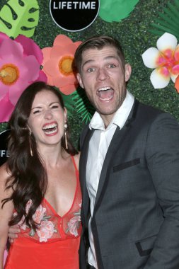 Ömür Boyu Tv Yaz Luau