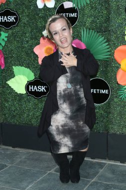 Ömür Boyu Tv Yaz Luau