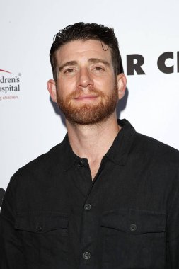 Bir Neden Başlatmak için Saint Modern Prayer Mumlar