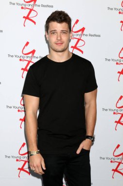 Young ve Huzursuz Hayran Kulübü Yemeği