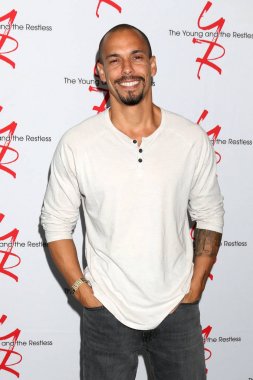 Young ve Huzursuz Hayran Kulübü Yemeği