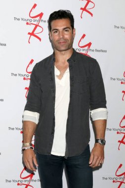 Young ve Huzursuz Hayran Kulübü Yemeği