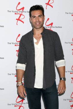 Young ve Huzursuz Hayran Kulübü Yemeği