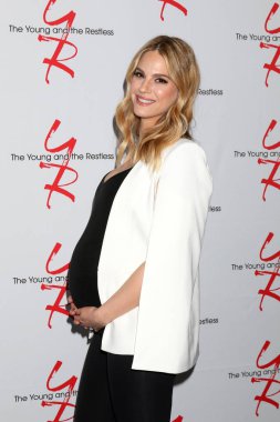 Young ve Huzursuz Hayran Kulübü Yemeği