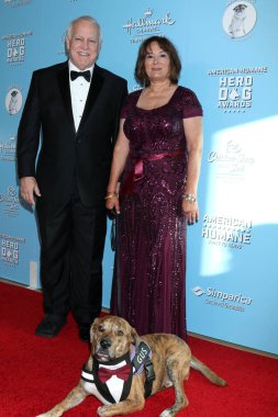 9. Geleneksel Amerikan İnsani Kahraman Köpek Ödülleri