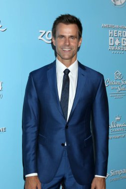 9. Geleneksel Amerikan İnsani Kahraman Köpek Ödülleri