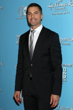 9. Geleneksel Amerikan İnsani Kahraman Köpek Ödülleri