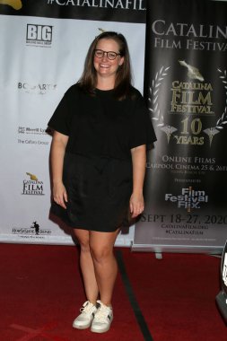 LOS ANGELES - 26 Nisan 2020 'de Catalina Film Festivali' nde Thru Kırmızı Halısını Sürün, Cumartesi günü İskoç Ayini Merkezi 'nde, Long Beach, CA