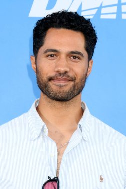 Alex Tarrant, DMV Sneak Peak Açık Hava Tarama Ajansı Motorlu Taşıtlar Dairesi 'nde 20 Eylül 2025' te Los Angeles 'ta Cole Caddesi 803 numarada.