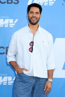 Alex Tarrant, DMV Sneak Peak Açık Hava Tarama Ajansı Motorlu Taşıtlar Dairesi 'nde 20 Eylül 2025' te Los Angeles 'ta Cole Caddesi 803 numarada.