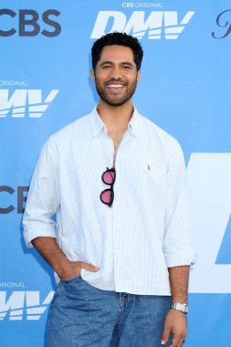 Alex Tarrant, DMV Sneak Peak Açık Hava Tarama Ajansı Motorlu Taşıtlar Dairesi 'nde 20 Eylül 2025' te Los Angeles 'ta Cole Caddesi 803 numarada.