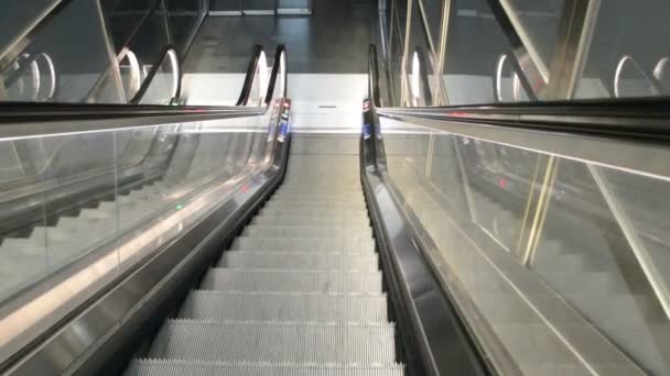 Escalier Roulant Regarder Vers Bas — Video