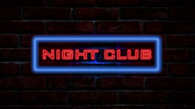 Gece kulübü neon işaret duvara gecenin içinde
