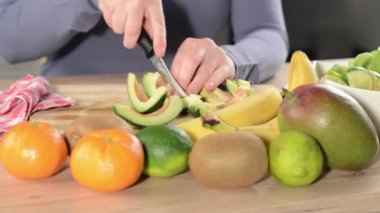 Mükemmel meyve salatası yapmak.