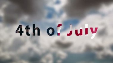4 Temmuz, Bağımsızlık Günü. Bulutlar ile mavi gökyüzünde Abd bayrağı animasyon metni 