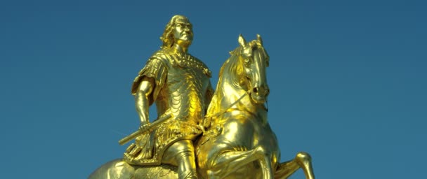 Goldener Reiter Cavalier Statue Équestre August Strong Dresde Saxe Allemagne — Video