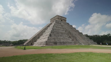 Chichen Itza, Maya Piramit. Maya, El Castillo (Tapınak Kukulcan), bir Mesoamerican adım-Piramit, Chichen Itza antik uygarlık tarihi kalıntıları. UNESCO Dünya Mirası