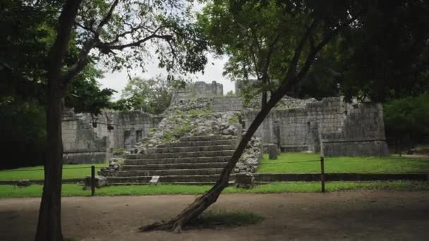 Жіночий Монастир Zona Центральної Чичен Іца Всесвітньої Спадщини Юнеско Майя — стокове відео