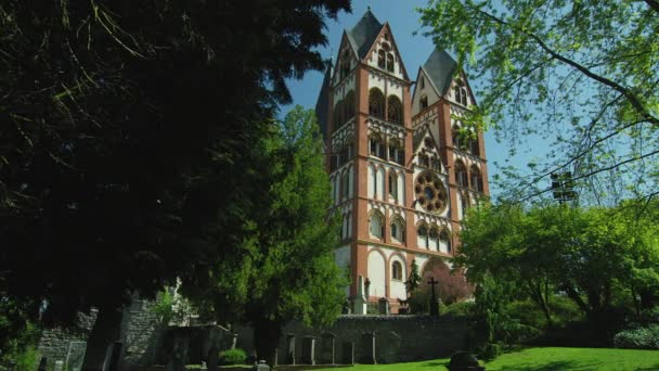 Catedral Católica Limburgo Alta Ubicación Una Roca Sobre Río Lahn — Vídeos de Stock