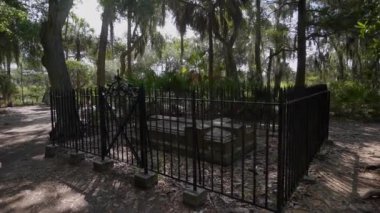 Wormsloe tarihi sitesi, asil Jones, Chatham, Savannah, Georgia, ABD, Ekim 2016 mezar sitesi