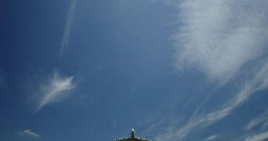 Boeing 747 bir havaalanına iniş ön
