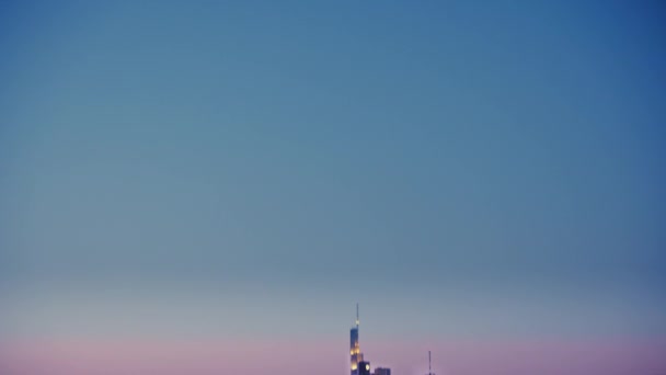 Небо Франкфурта Майне Вечером Высотными Зданиями Финансовым Центром Франкфурт Гессен — стоковое видео