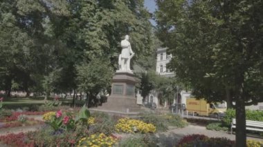 Bad Ems Roma kaynak ile anıt İmparator William nehir Lahn, Almanya, Avrupa, başta şifa bir spa, Ağustos 2016, Dolly vurdu