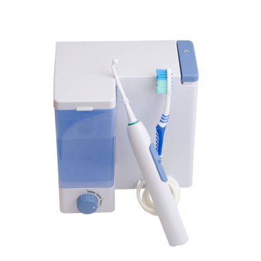 Diş ekipman bakım. İrrigator ağız için. Beyaz izole