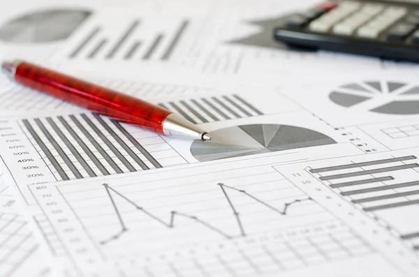 Analizy Biznesowe Wykresy Wykresy Schematyczny Rysunek Papierze Długopis Kalkulator — Zdjęcie stockowe