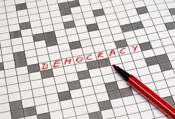 Democratie Tekst Het Kruiswoordraadsel Rode Letters Close — Stockfoto