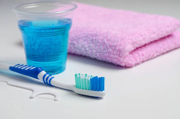 Dentální Hygiena Kartáček Zuby Ústní Vody Růžový Ručník Zubní Nit — Stock fotografie