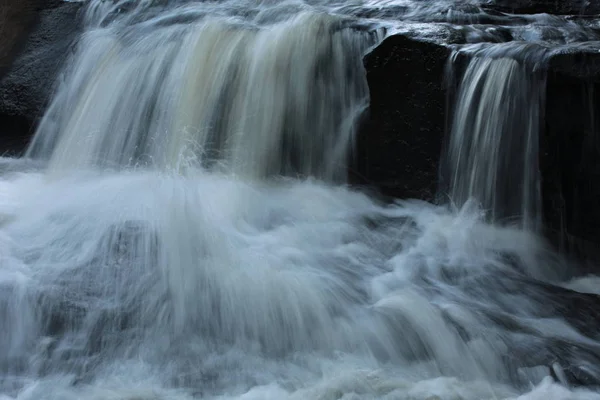 Фотографируйте Водопады Низкой Скорости Водопад Северо Востоке Таиланда Водопад Самронг — стоковое фото