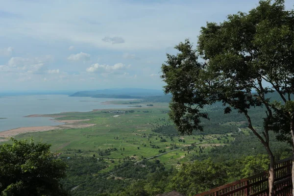 Фон Природы Драматические Облака Река Горами Деревьями Hin Chang View — стоковое фото