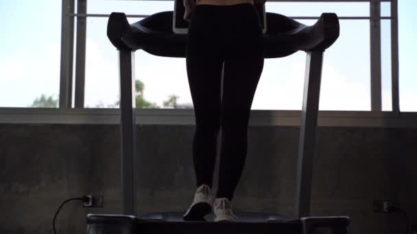 Pomalý Pohyb Pohled Ženské Nohy Běh Cvičnou Tělocvičnu Motivace Žen — Stock video