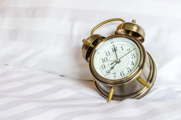 Reloj Cama Concepto Tiempo — Foto de Stock