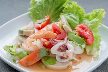 Karışık deniz ürünleri salatası, Tay gıda