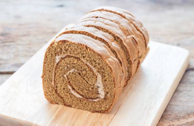 Ahşap üzerinde reçel rulo