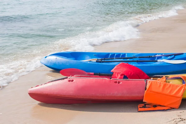 Kayaks Parked Beautiful Beach — Stock Photo, Image