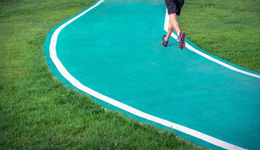 çim üzerinde koşu yolu (spor)