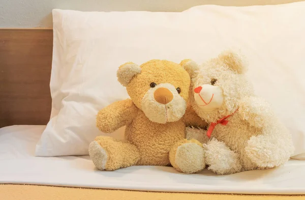 Los Osos Peluche Enamoran Una Cama Filtros Blancos Vintage — Foto de Stock