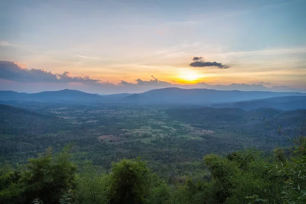 Sahne Manzara Alanı Pha Keb Tawan (Keb Tawan Cliff) akşam