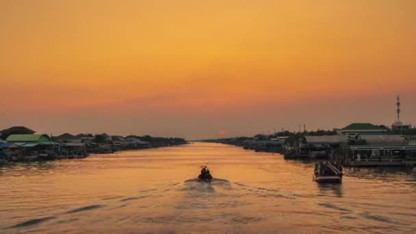 Zeitraffer Der Fischergemeinde Der Ein Fischerboot Kanal Segelt Abends Auf — Stockvideo