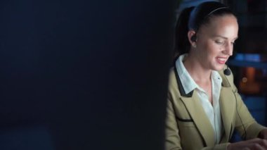Müşteri hizmetleri için çağrı merkezi 24 saat, çağrı merkezi personeli de gece hizmet vermeye istekli olacak.