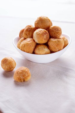 Geleneksel Asya yemeği. Moğol, Kalmyk, Buryat, kazak hamur işleri. Kızarmış hamur. Kalmyk, mutfağı, göçebe halklar. Baursaks