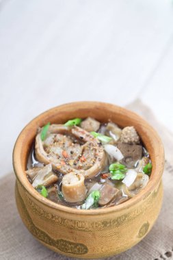 Moğolistan, Kalmıkya, Tuva, Buryatia, Kazakistan, Asya Avrupa Doğu göçebe halkların yerel yemeğiniyiyormuşsun. Karaciğer çorba karaciğer yağ