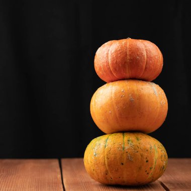 Arka plan üzerinde izole kabaklar Kulesi